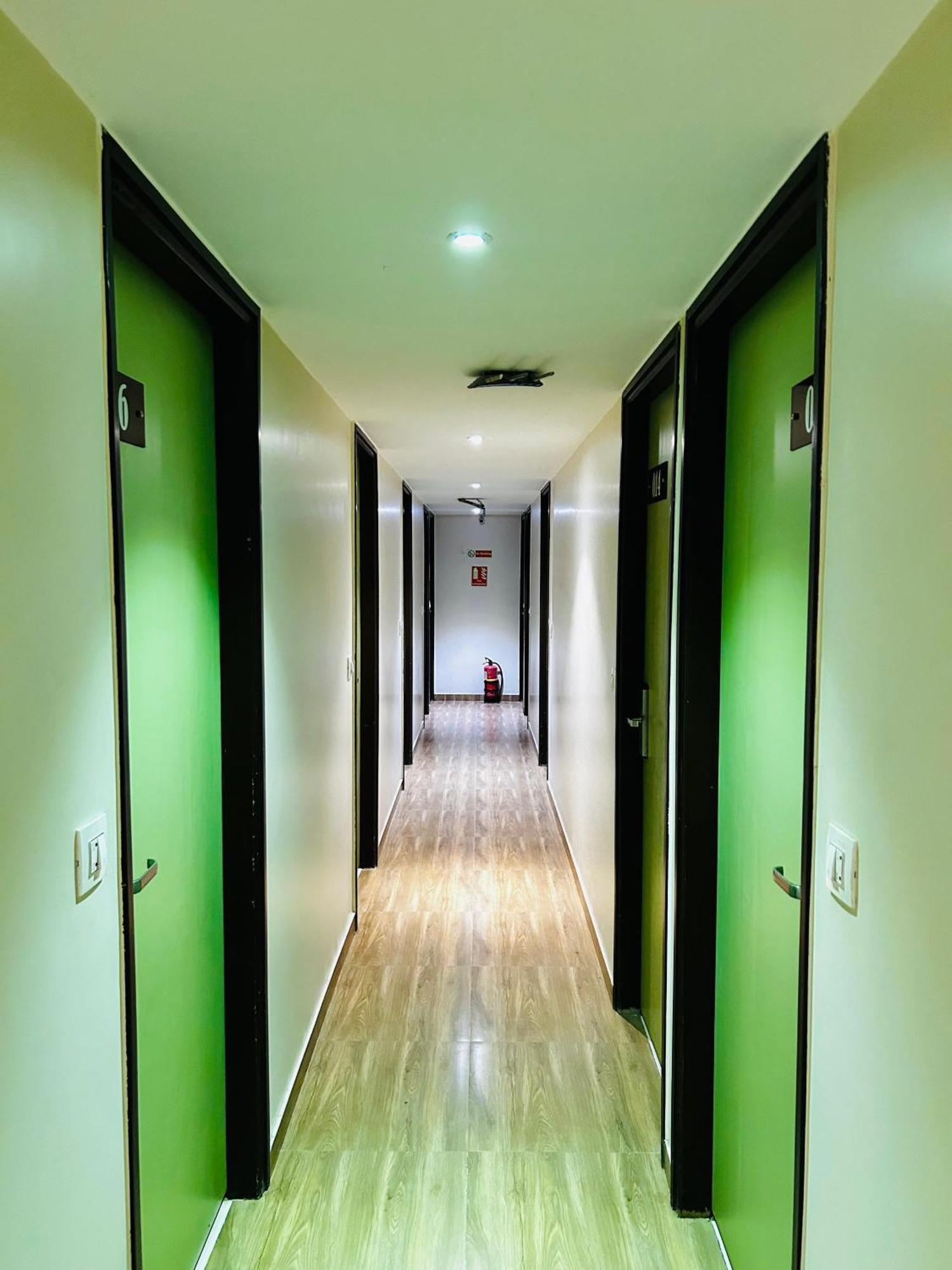 Hotel Regal International - Near Mumbai International Airport Andheri East Exterior foto